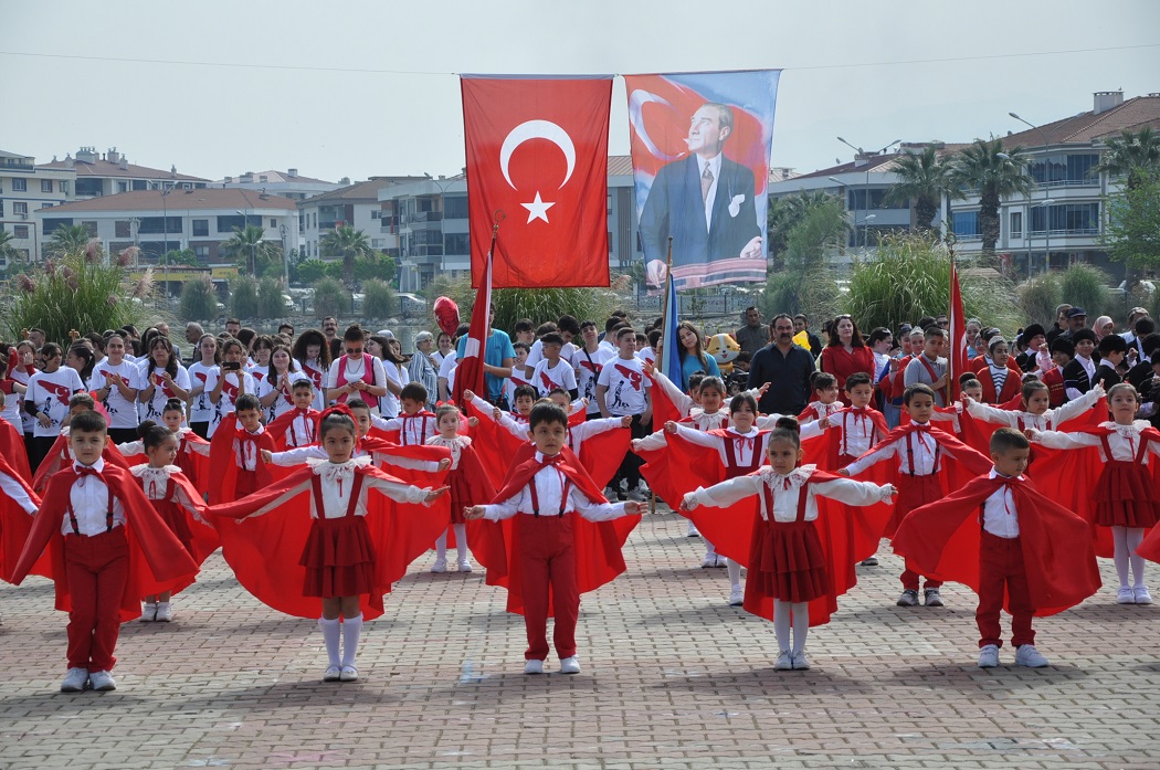 23 Nisan Ulusal Egemenlik ve Çocuk Bayramının İlçemizde Coşkuyla Kutlandı